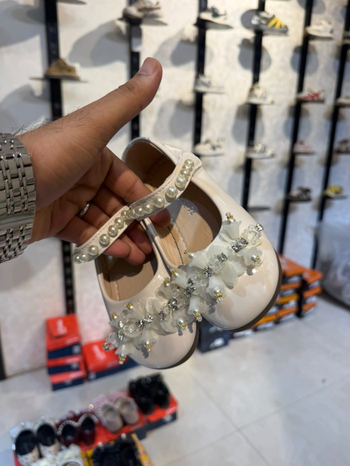 Girls’ Luxury Party Shoes. C3918 (OFF-WHITE)