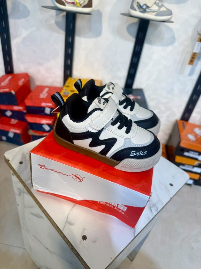 Kids’ Signature Footwear. B109-1 (BLACK)