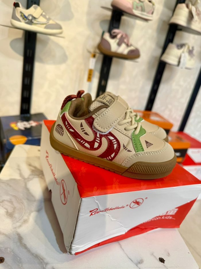 Kids’ Signature Footwear. K09 (BROWN)